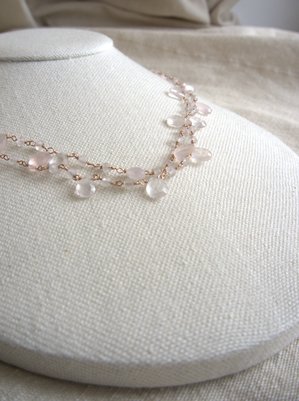 Collana Rosario lunga con pietre a goccia - quarzo rosa