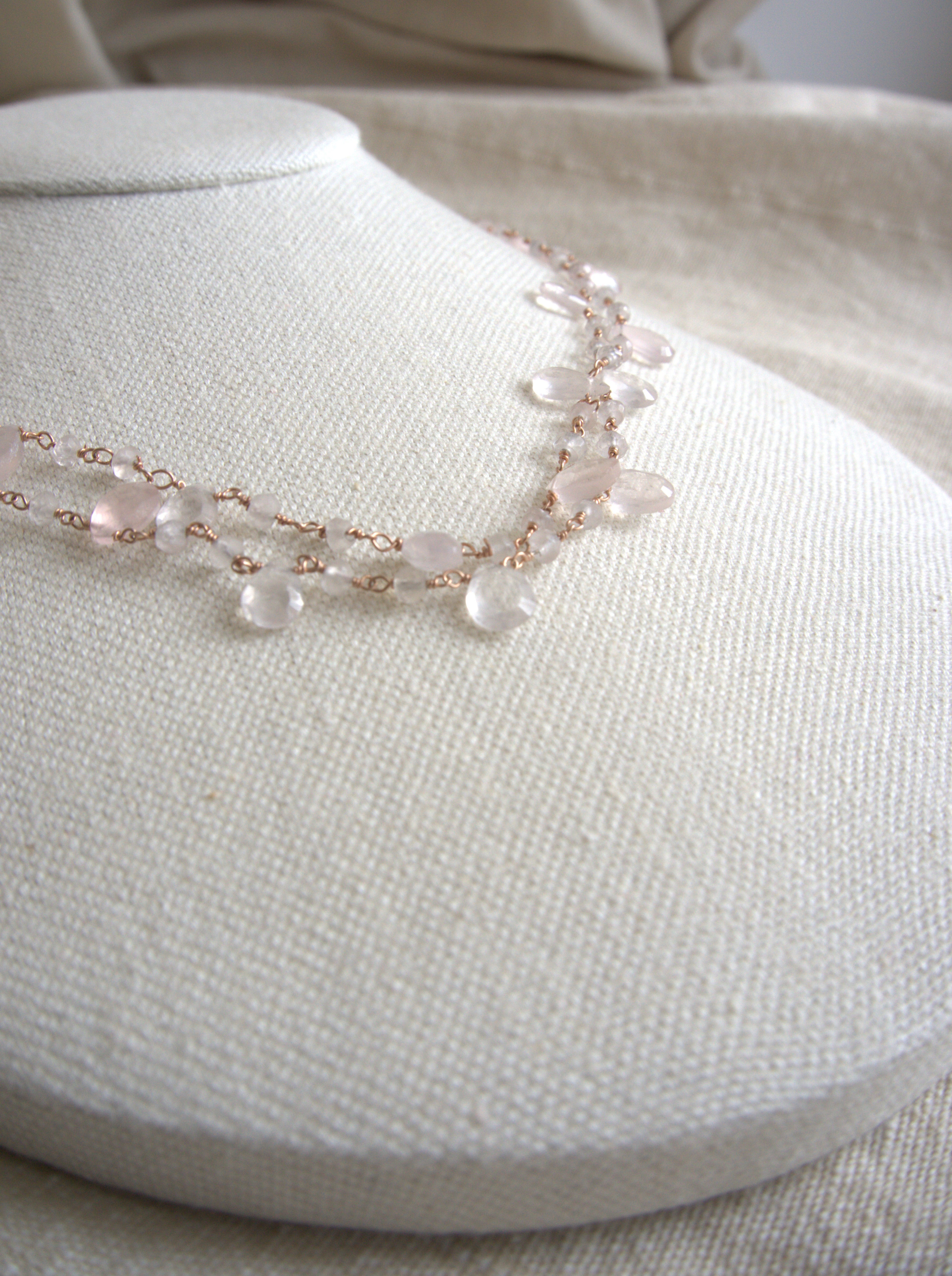 Collana Rosario lunga con pietre a goccia - quarzo rosa