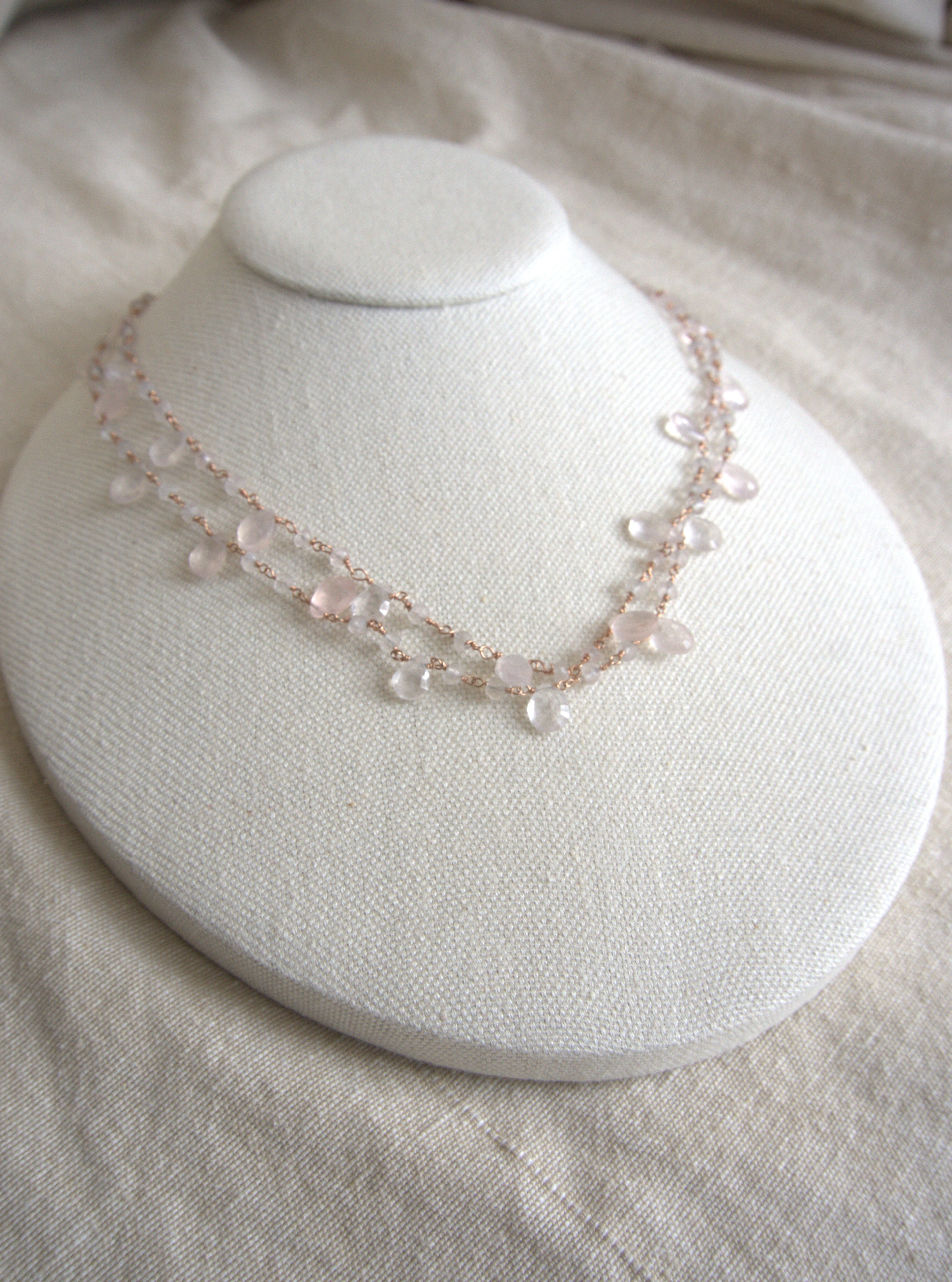 Collana Rosario lunga con pietre a goccia - quarzo rosa