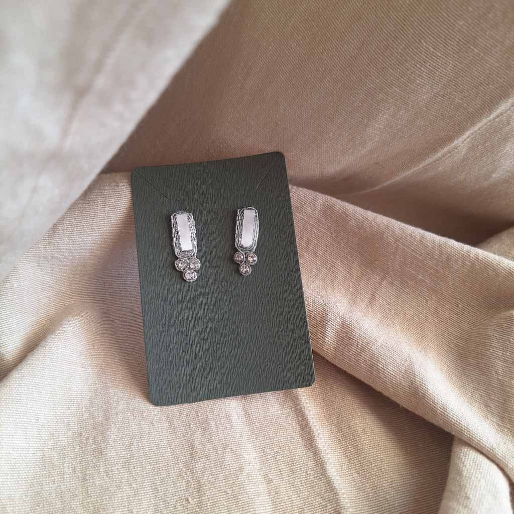 Orecchini Delhi - rettangolo e strass argento