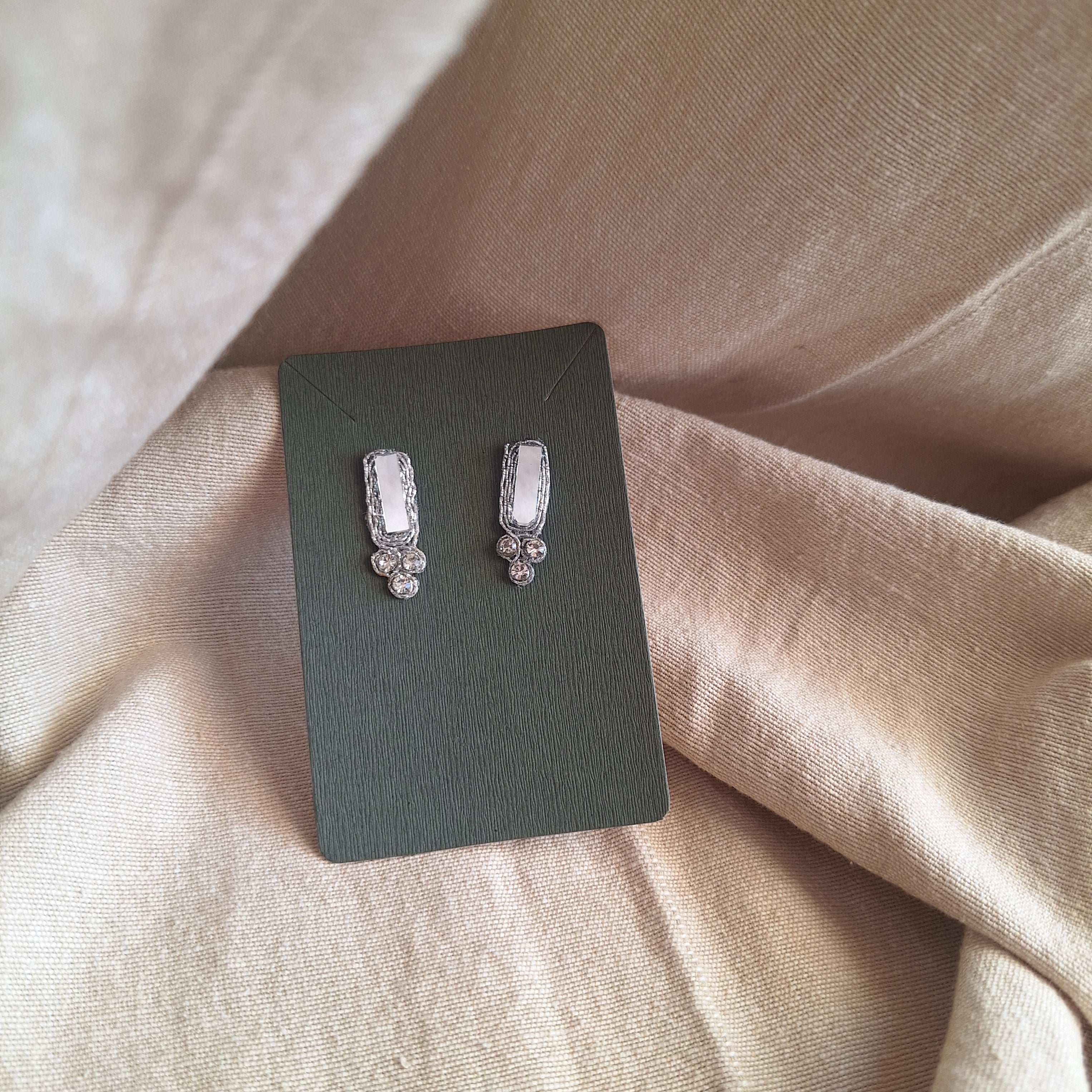 Orecchini Delhi - rettangolo e strass argento
