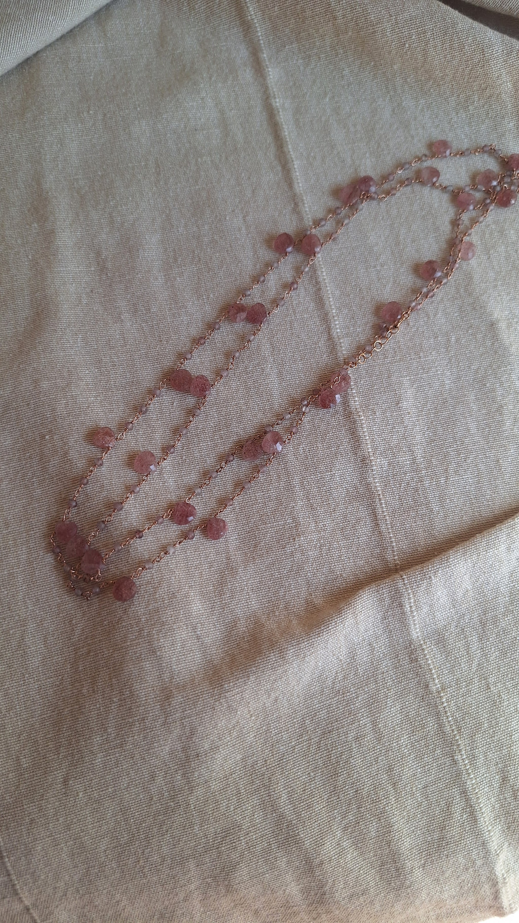 Collana Rosario lunga con pietre a goccia - Quarzo Fragola