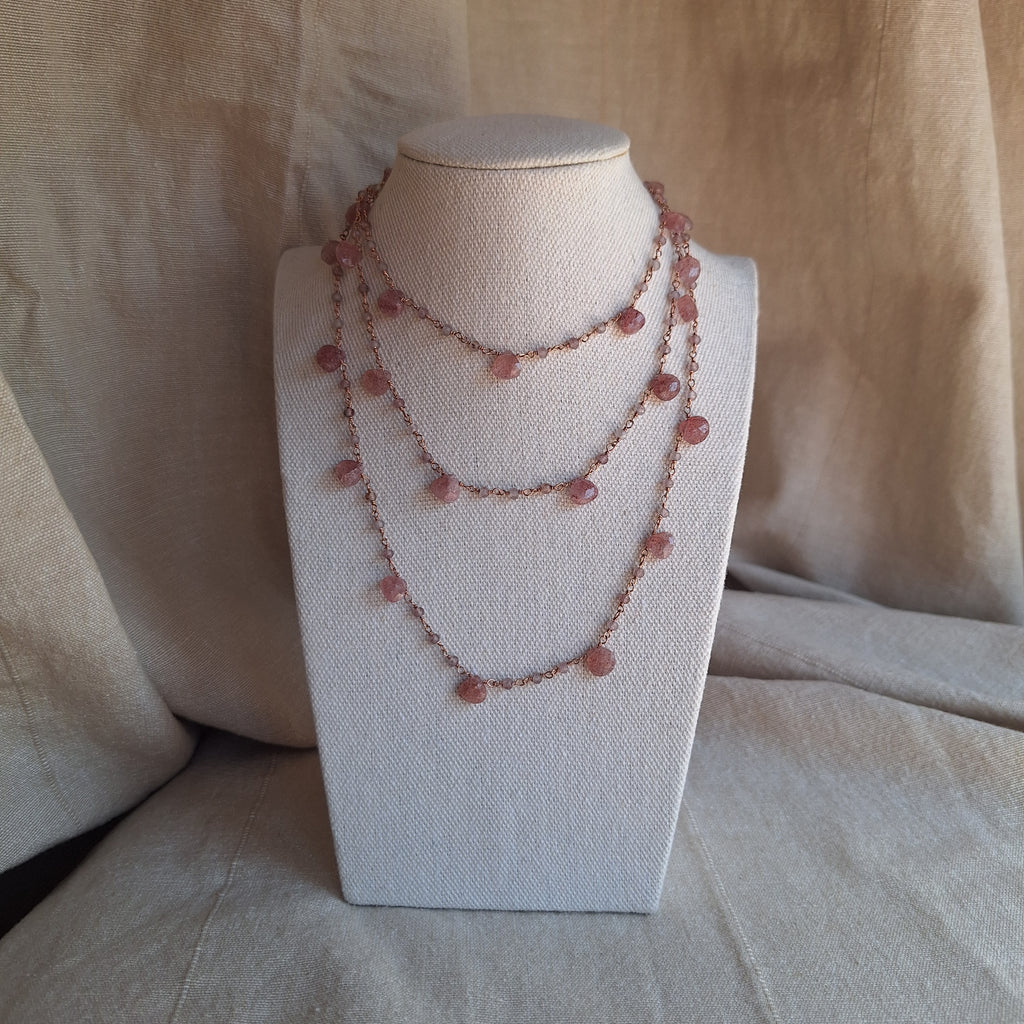 Collana Rosario lunga con pietre a goccia - Quarzo Fragola